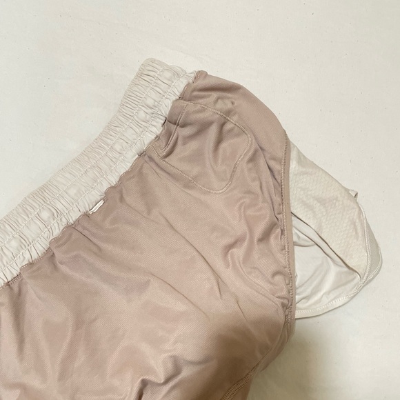 Lululemon white shorts size 10 - Picture 5 of 6